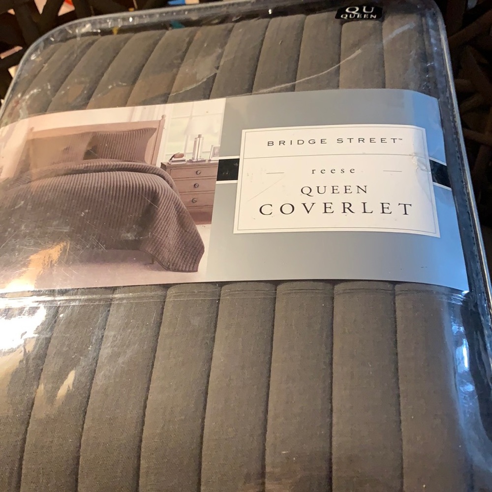 New Bridget Street Queen Coverlet NWT